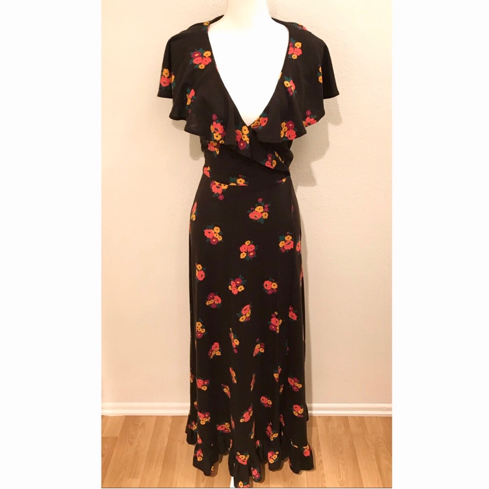 Vintage, floral wrap dress. Spring/Summer.